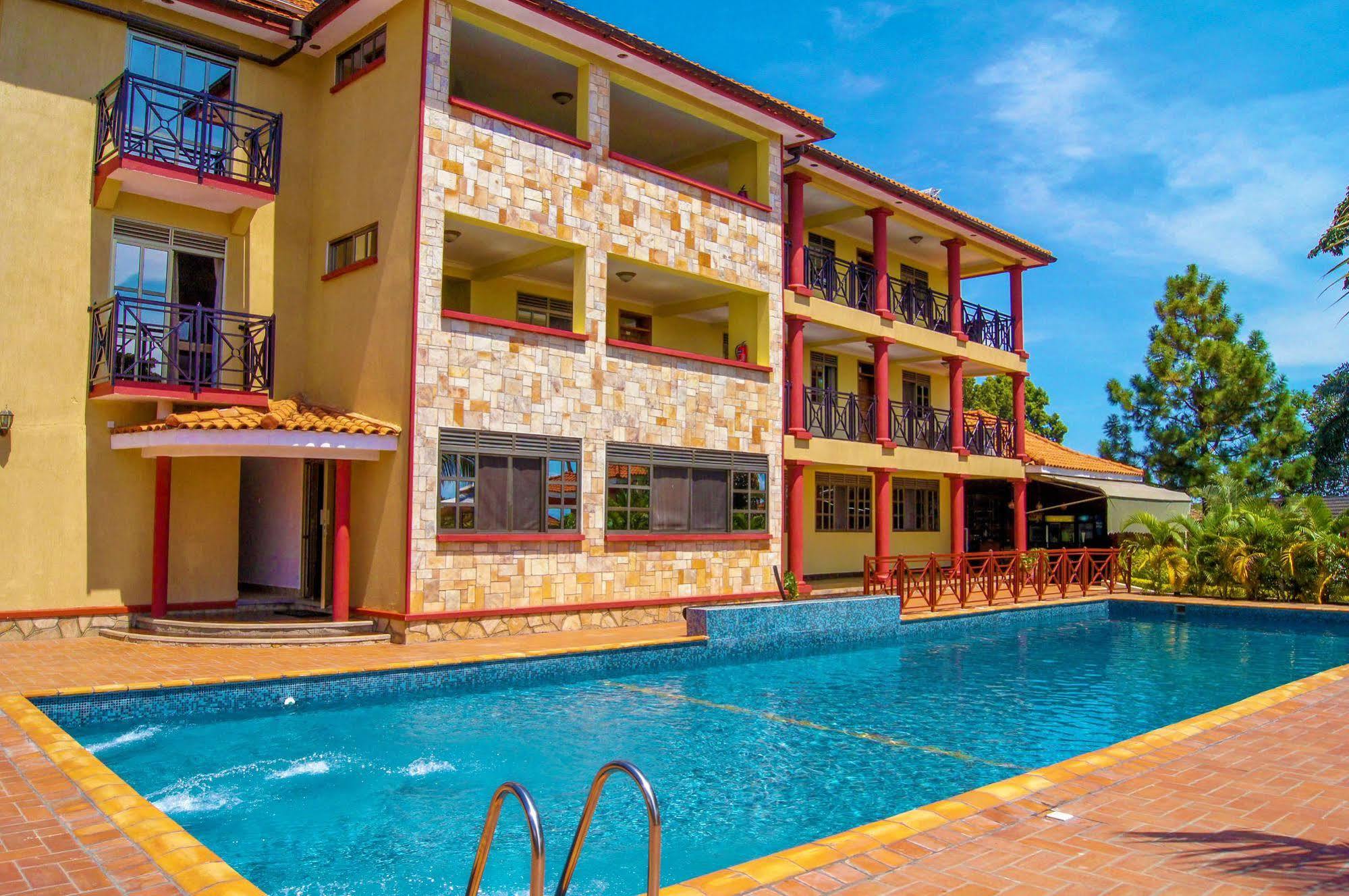 Rosemary Courts Bed & Breakfast Entebbe Exterior photo