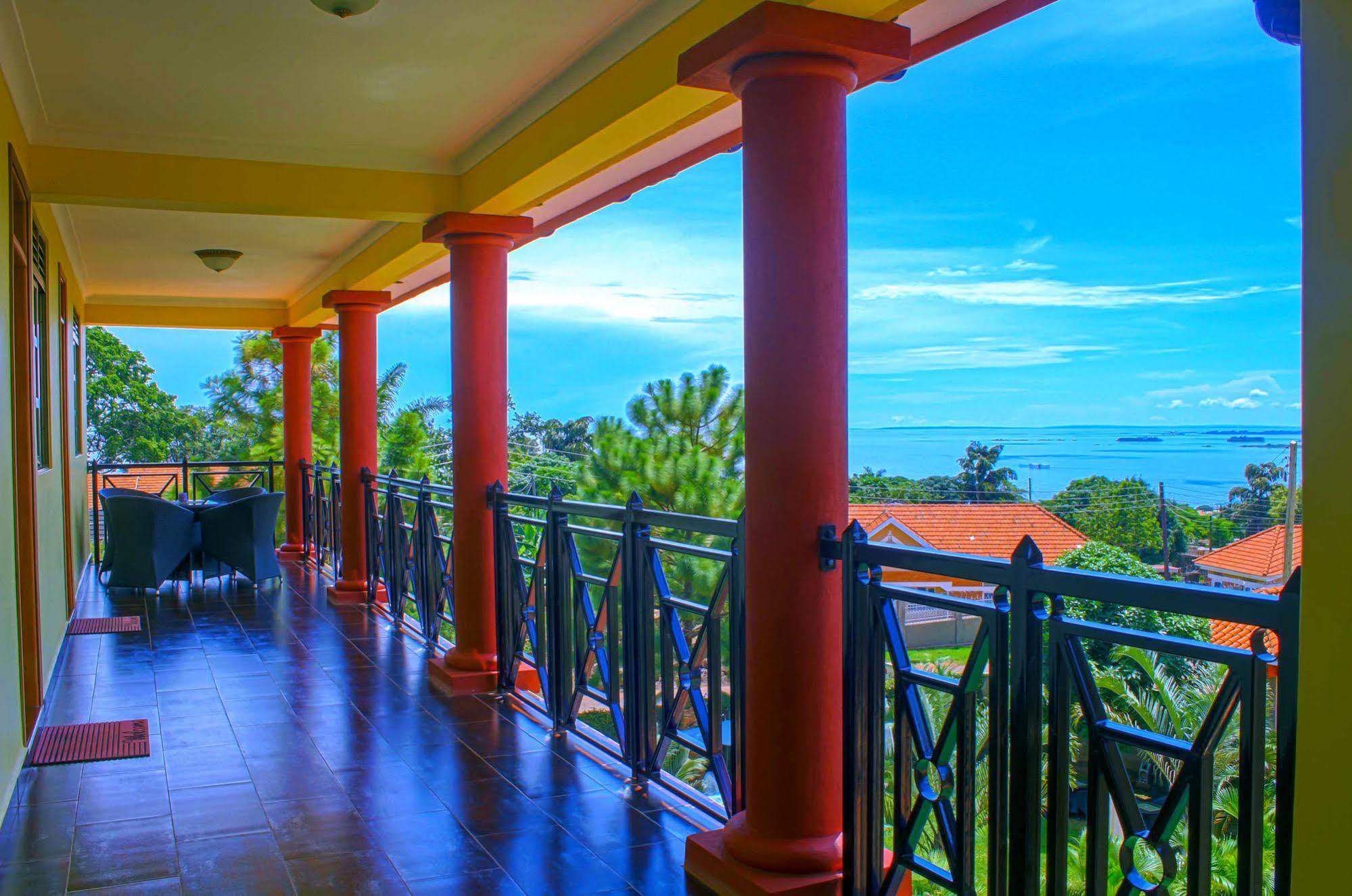 Rosemary Courts Bed & Breakfast Entebbe Exterior photo